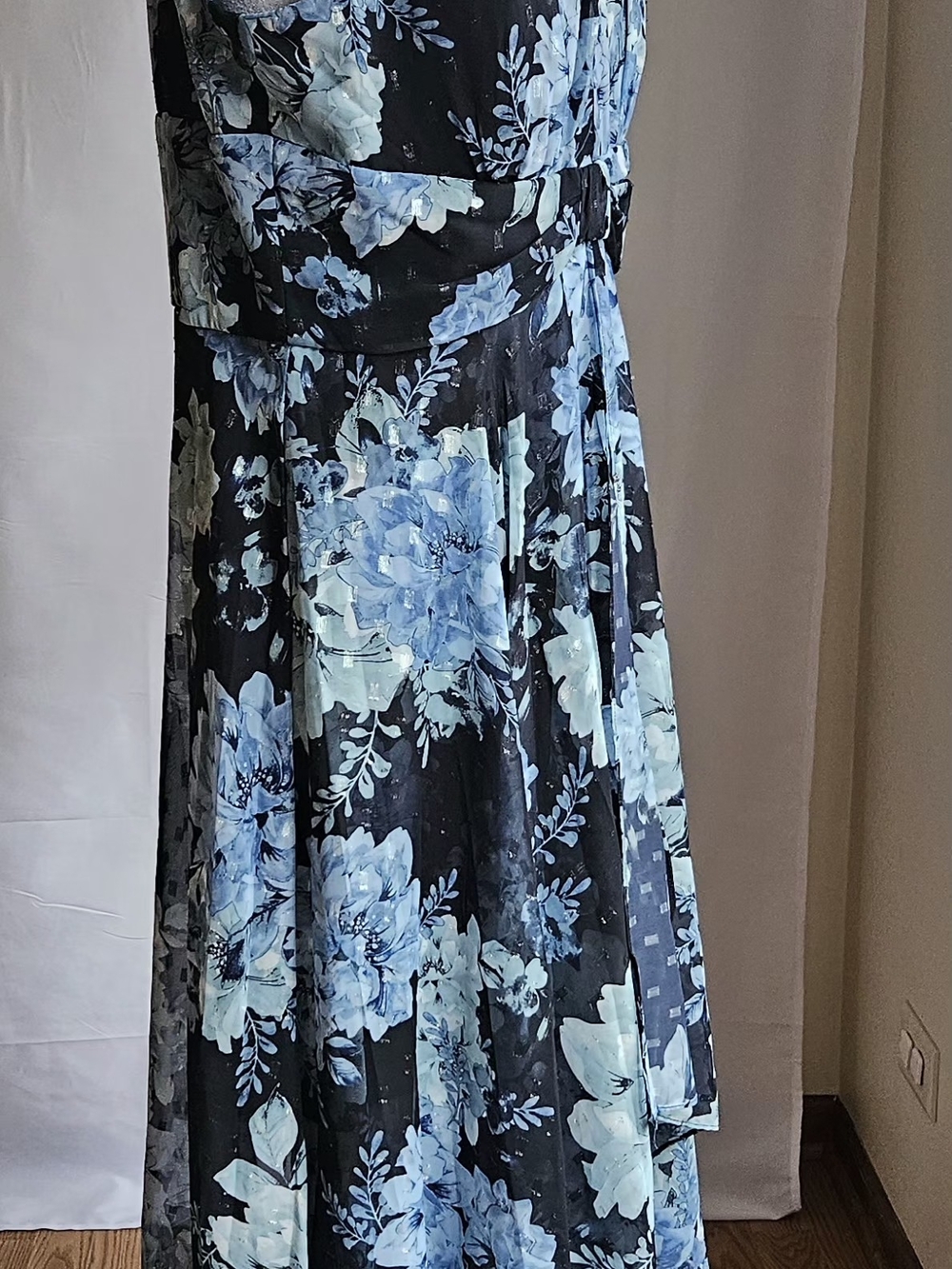 NWOT R&M Richards Floral Maxi Dress Size 16 Blue Metallic Halter Neck - Picture 4 of 16